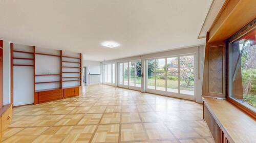 Wohnzimmer EG mit Parkettboden - 
