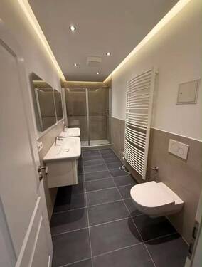 AM20 Wohnung Badezimmer.JPG - 