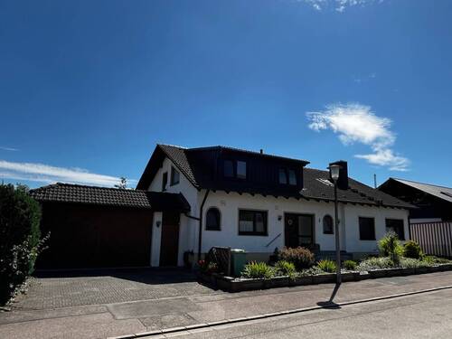 Bild 2 - 7 Zimmer Mehrfamilienhaus, Wohnhaus zum Kaufen in Weidenbach