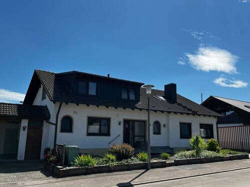Bild 3 - 7 Zimmer Mehrfamilienhaus, Wohnhaus in Weidenbach