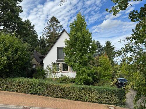 Hausansicht Straße - 4 Zimmer Einfamilienhaus zum Kaufen in Rodenberg