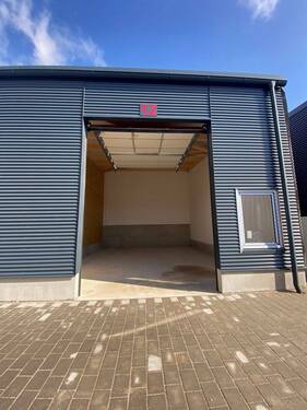 Halle innen - Halle zur Miete in Helmstadt-Bargen