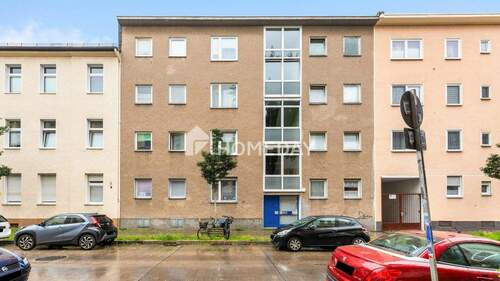 Außenansicht 3 - Helle 2-Zimmer-Wohnung mit Balkon in Spandau