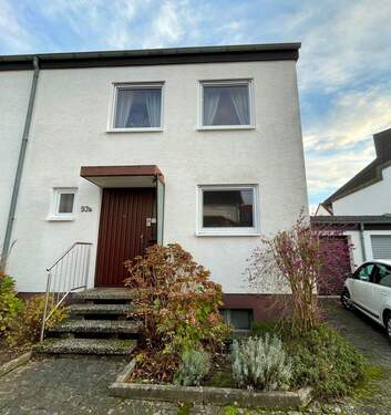 Außenansicht mit Garage - 