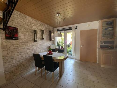Ausgang zum kleinen Freisitz vor dem Haus - 