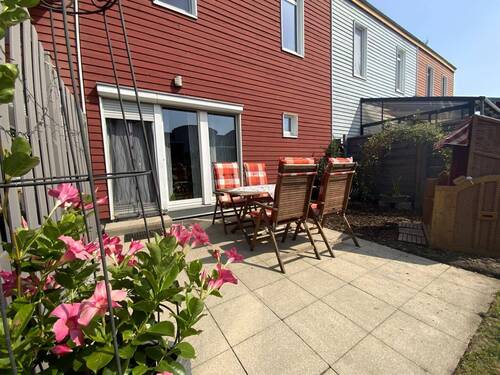 Zugang vom Wohnzimmer auf die Terrasse - 
