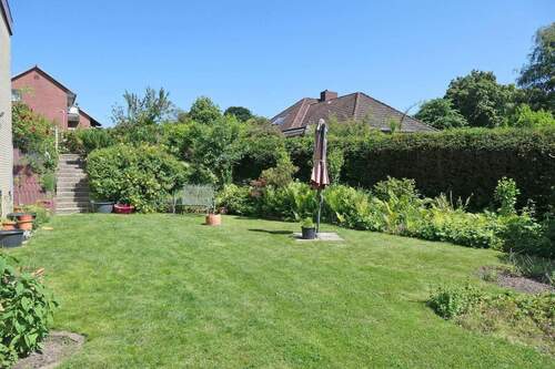 Unterer Garten vor der Terrasse - 