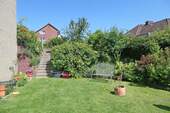Steintreppe zum oberen Garten - 