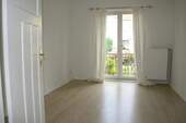 Helle Räume mit Laminat - 6 Zimmer Mehrfamilienhaus, Wohnhaus zum Kaufen in Bremen