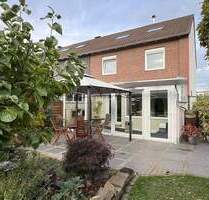 Familienfreundliches Reiheneckhaus in Leverkusen-Rheindorf