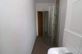 Bad mit Dusche - 2 Zimmer Etagenwohnung zur Miete in Freiberg