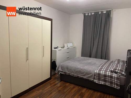 Whg. 1 Schlafzimmer 2 - 
