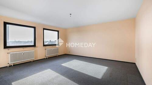 Wohnzimmer 2 - 3 Zimmer Etagenwohnung zum Kaufen in Neustadt Am Rübenberge