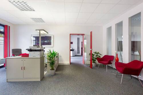 Büro - Großzügige Gewerbefläche mit vielseitigen Nutzungsmöglichkeiten - Ensemble aus drei Einheiten