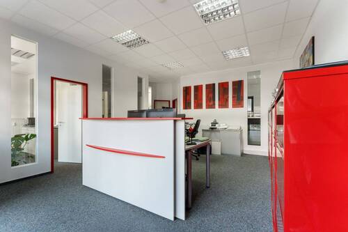 Empfang - 8 Zimmer Etagenwohnung in Bergisch Gladbach