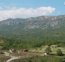 Projekt und Grundstücke mit Bergblick und Infrastrukturanbindung - Spuz