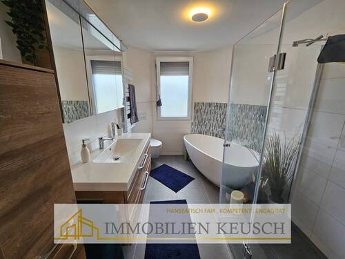 Dusch- und Wannenbad OG hinten - 