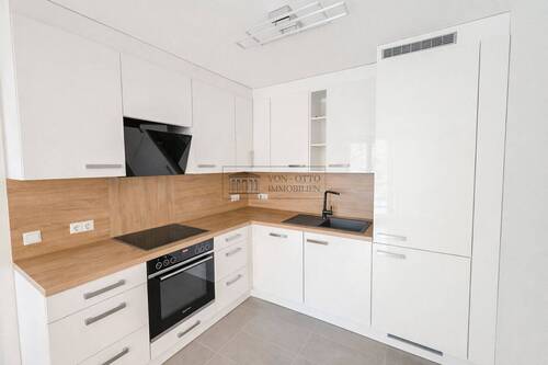 Moderne Einbauküche - 2 Zimmer Etagenwohnung in Berlin