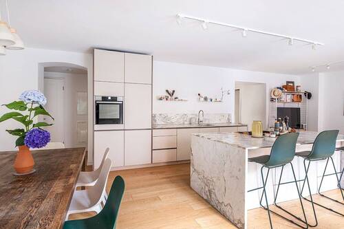 Koch- und Essbereich - 4 Zimmer Etagenwohnung in Berlin