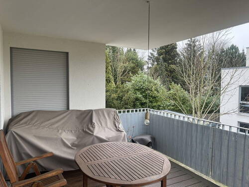 geräumiger Balkon - 