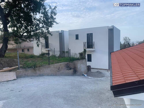 Zufahrt - Doppelhaushälfte mit Meerblick!