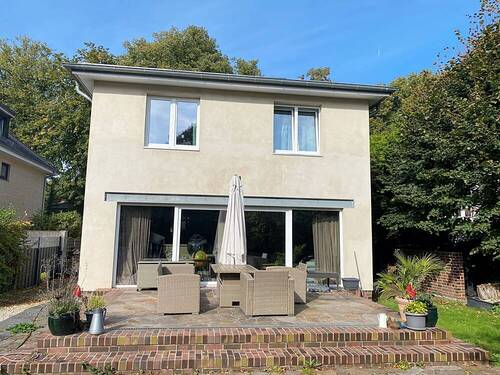 Rückansicht Anbau mit Terrasse - 