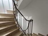 Treppe ins Obergeschoss - 