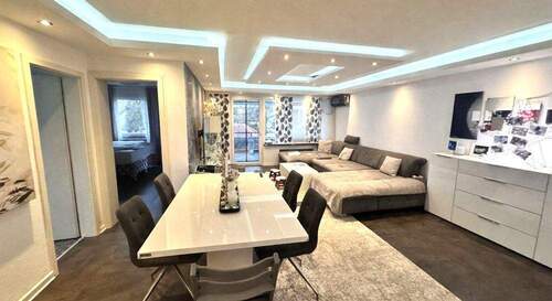 ... mit großem Wohnzimmer - Etagenwohnung mit 90,10 m&sup2; in Wolfschlugen zum Kaufen