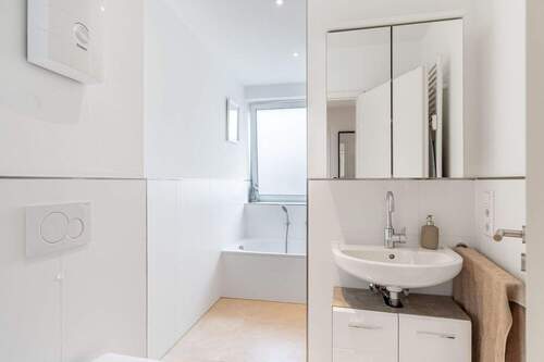 2. OG rechts Badezimmer - 