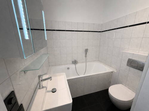 Badezimmer_Badewanne - 
