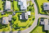 Vogelperspektive - 4 Zimmer Mehrfamilienhaus, Wohnhaus zum Kaufen in Toppenstedt