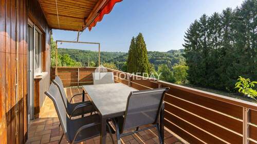 EG Balkon 1 - Familienglück mit Platz und Garten: Einziehen und gestalten in Battweiler