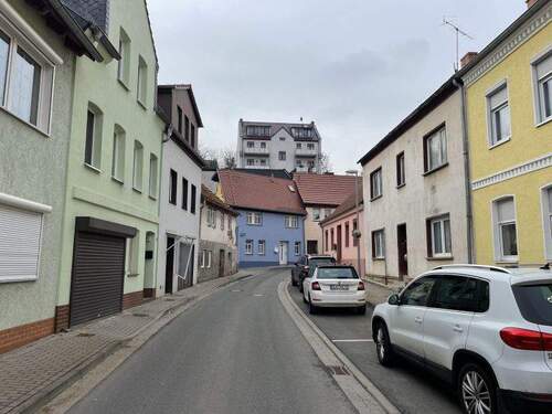 -Wasserplan-, Richtung Norden - 6 Zimmer Reihenmittelhaus zum Kaufen in Aschersleben