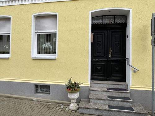 Hauseingang - Reihenmittelhaus mit 145,00 m&sup2; in Aschersleben zum Kaufen