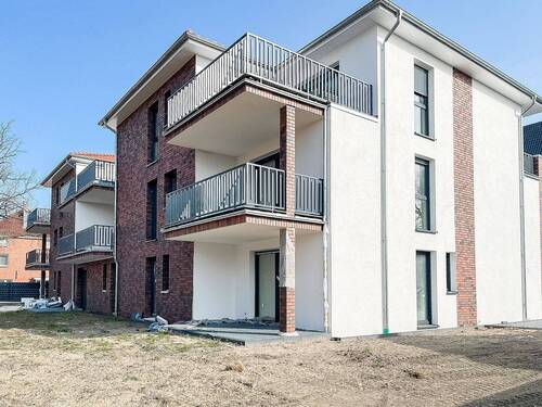 Terrasse WE2 mit Blick in den Garten - 