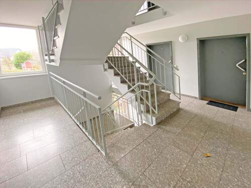 Treppenhaus - 3 Zimmer Etagenwohnung zum Kaufen in Stade
