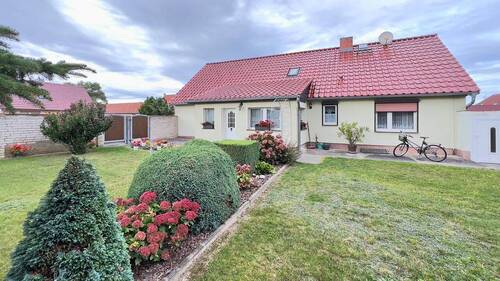BILD1 - Schönes Einfamilienhaus mit Garagen und Nebengebäuden in schöner ruhiger Dorflage von Dabergotz