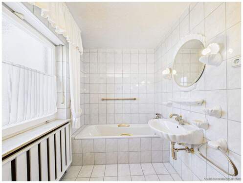 Badezimmer im 1. OG - 