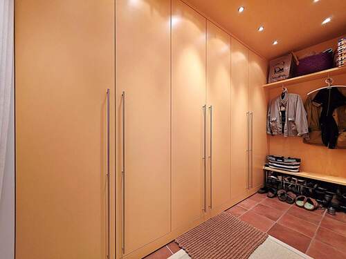 Eingangsdiele m. Garderobe - 