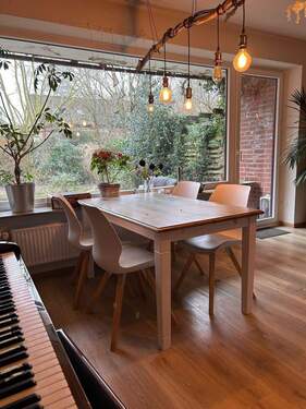 Wohnbereich mit Esstisch - 