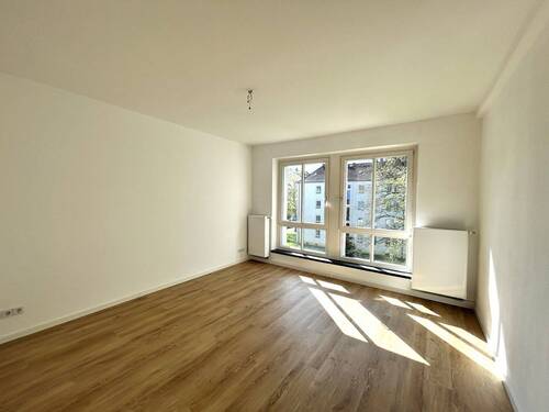 Wohnzimmer - ***Ruhige 2-Zimmer-Wohnung mit EBK im Lutherviertel - Wohnen im Grünen mit entspannter Atmosphäre***