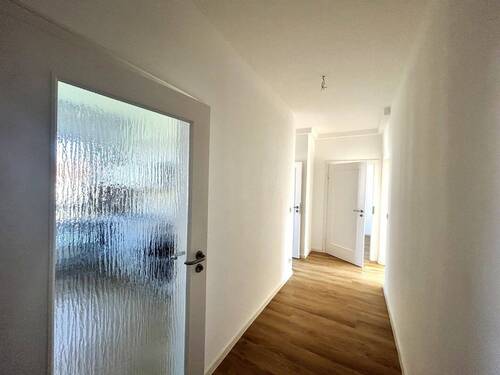 Flur - 2 Zimmer Etagenwohnung zur Miete in Chemnitz
