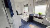 Vollständiges Badezimmer im Erdgeschoss - 