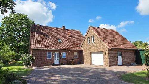 Ansicht Straße - 6 Zimmer Einfamilienhaus in Großefehn