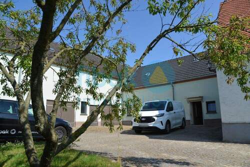 Hof - 7 Zimmer Einfamilienhaus zum Kaufen in Mockrehna
