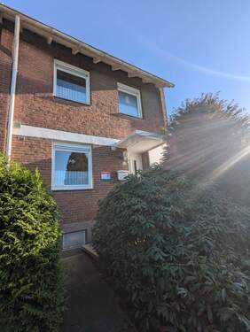 Außenansicht - 5 Zimmer Reihenendhaus zum Kaufen in Bremen