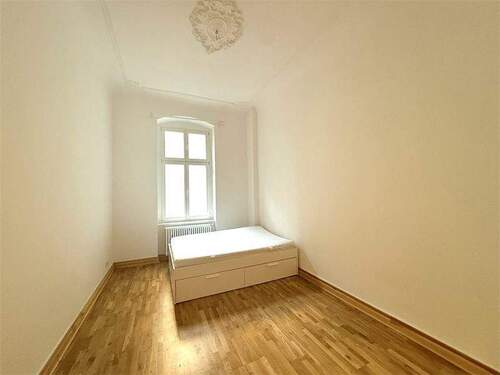 Schlafenzimmer - 2 Zimmer Etagenwohnung zum Kaufen in Berlin