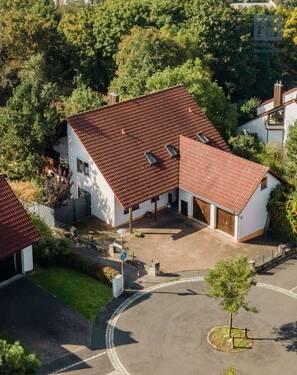 Außenansicht - Großzügiges Einfamilienhaus mit Einliegerwohnung in ruhiger Wohnlage