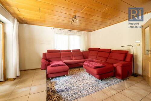 Wohnbereich - Einfamilienhaus mit 240,00 m² in Würzburg zum Kaufen