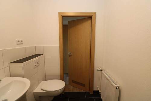 Bad mit Dusche - 3 Zimmer Etagenwohnung in Freiberg